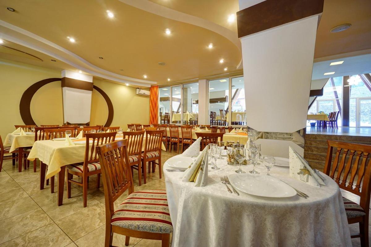 Hotel Ciucas Беїле-Тушнад Екстер'єр фото
