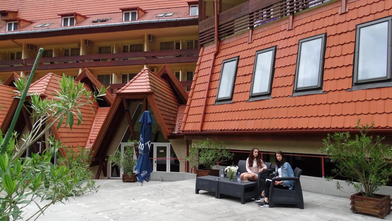 Hotel Ciucas Беїле-Тушнад Екстер'єр фото