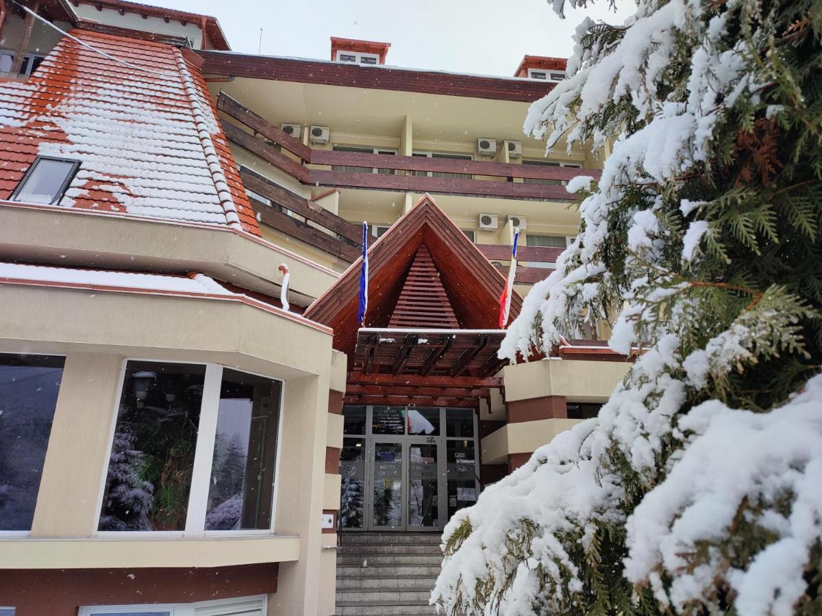 Hotel Ciucas Беїле-Тушнад Екстер'єр фото