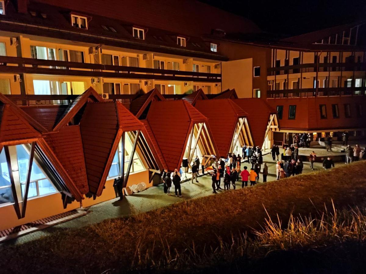 Hotel Ciucas Беїле-Тушнад Екстер'єр фото